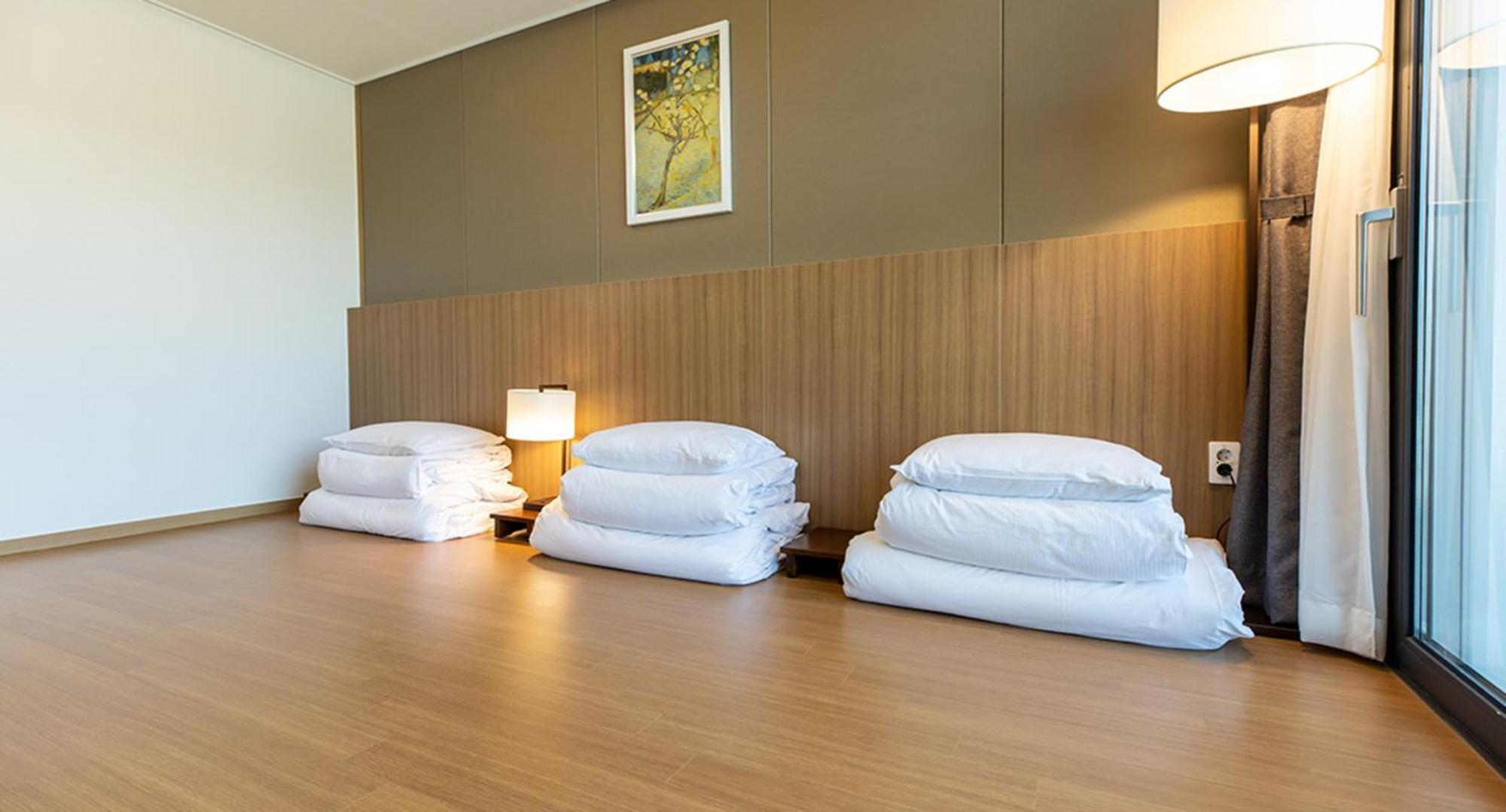 Ramada Plaza by Wyndham Dolsan Yeosu Otel Dış mekan fotoğraf
