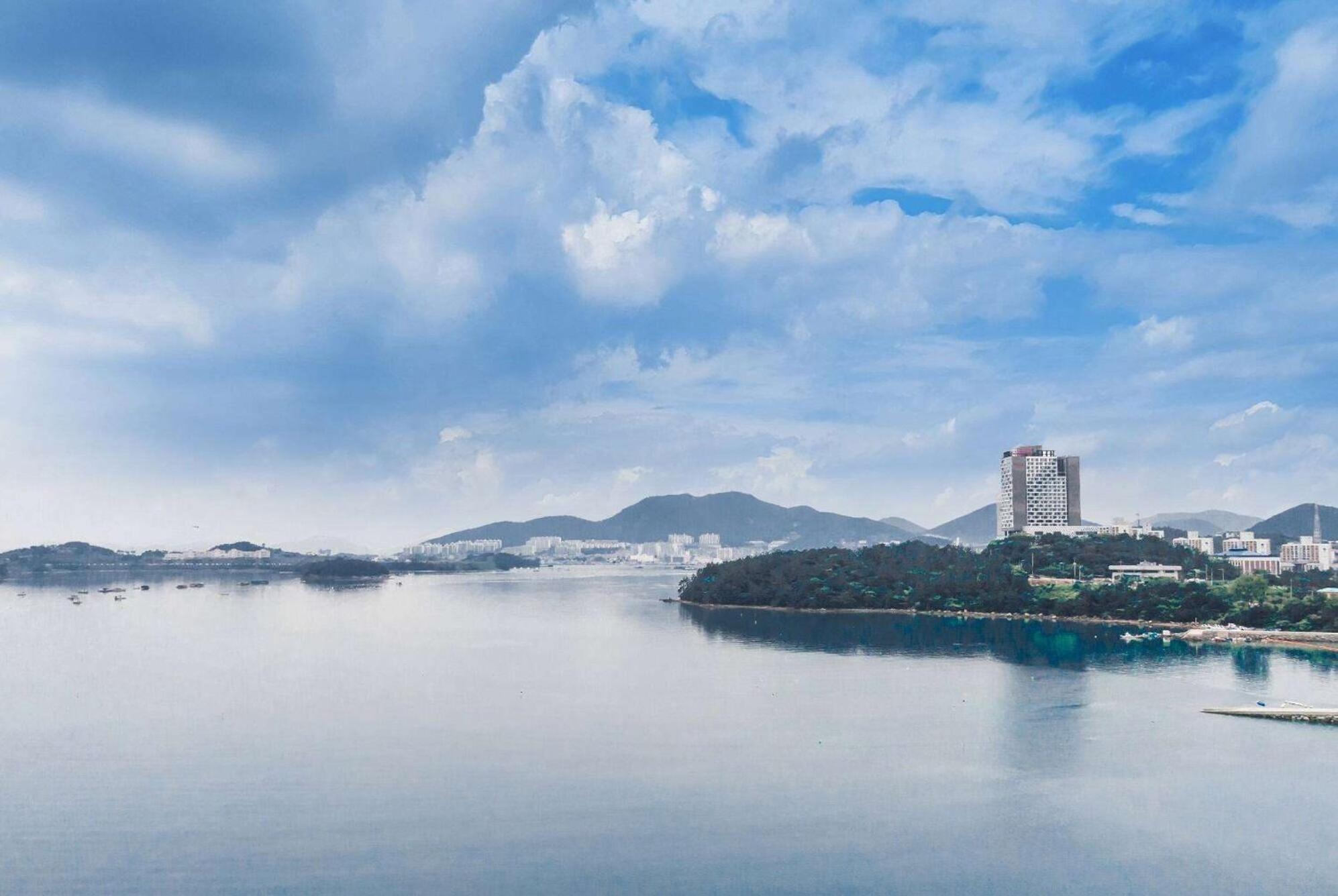 Ramada Plaza by Wyndham Dolsan Yeosu Otel Dış mekan fotoğraf