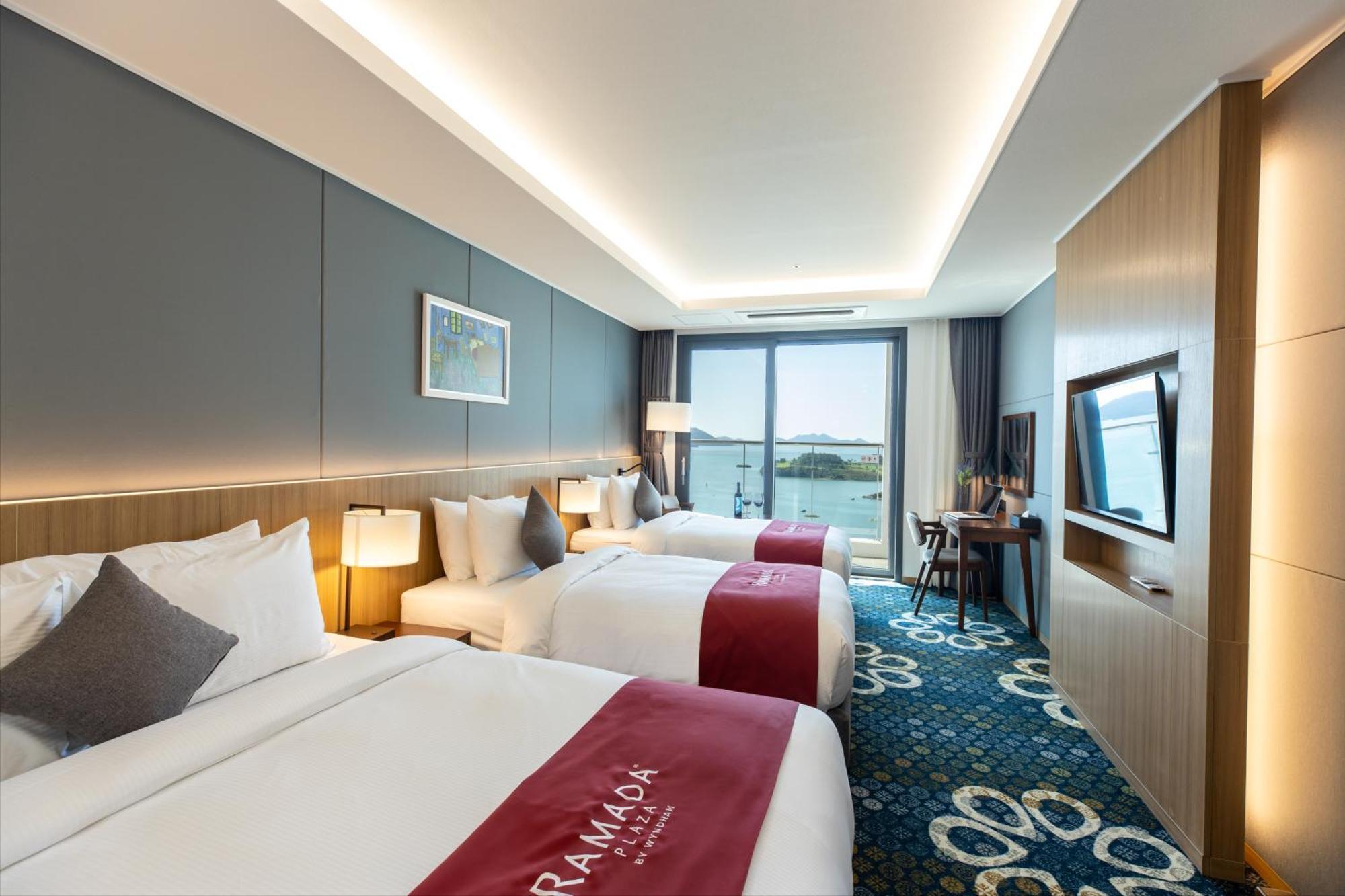 Ramada Plaza by Wyndham Dolsan Yeosu Otel Dış mekan fotoğraf